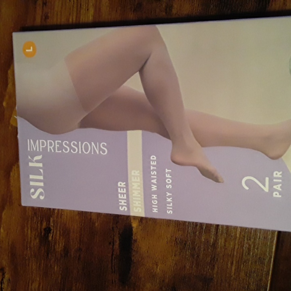 NWT Silk Impressions L Sheer Shimmer High Waisted Silky 20 Denier Soft Silver